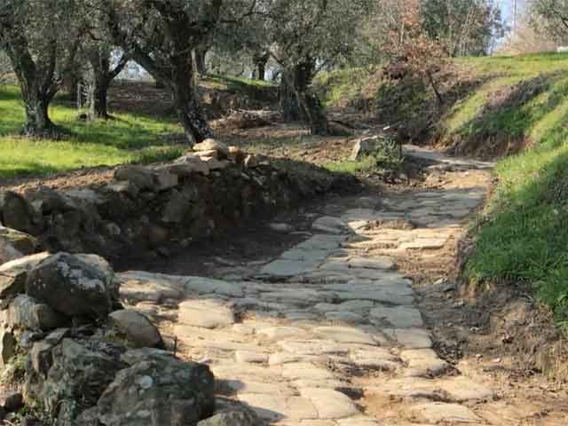 ROBERTO MESSINA – La Via di S. Maria alla Costareccia